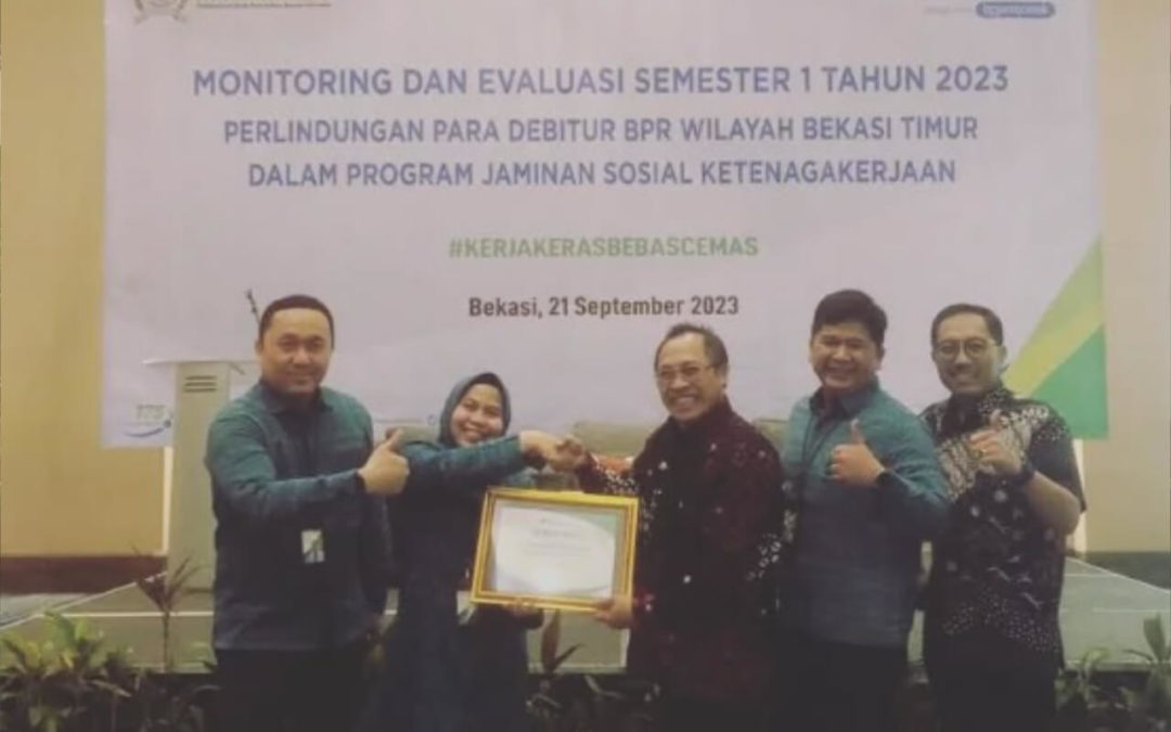 BPR Cakradana Raih Penghargaan Terbaik I dari BPJS Ketenagakerjaan Bekasi